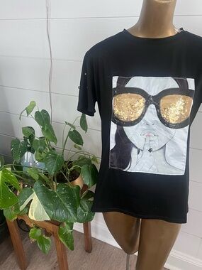 Graphic Sequin Sunglasses Tee - Black with Gold Accents